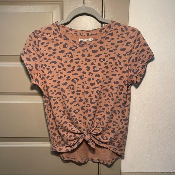 Abercrombie & Fitch Tops - Abercrombie and Fitch Animal Print Front Tie Shirt | Size Small |Black and Brown